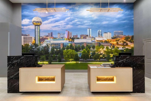 La Quinta Inn & Suites by Wyndham Knoxville Central Papermill image 21